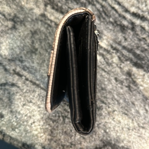 Guess NWT trifold faux mixed leathers wallet ostrich snakeskin reptile black - Picture 5 of 10